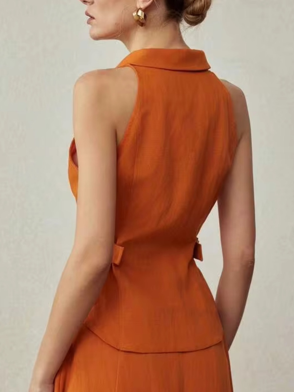 Sleeveless Collared Orange Button-Front Top - Picture 2 of 4